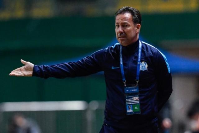 开云首页体验-范加斯特：球队表现很顽强 防守还可做得更好