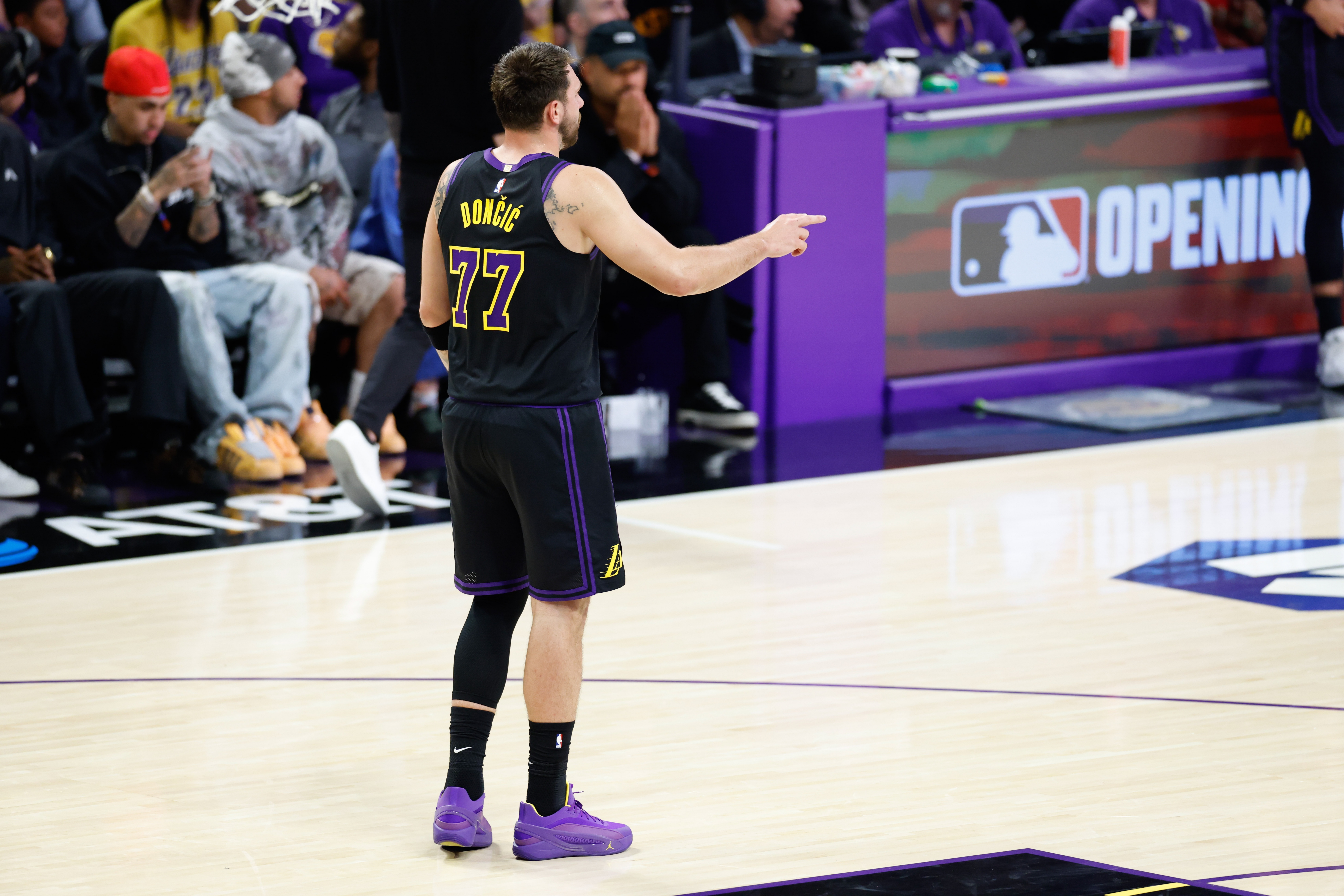 开云首页体验-奥多姆：湖人根本不防守 全队必须明白他们要弥补东契奇的漏洞